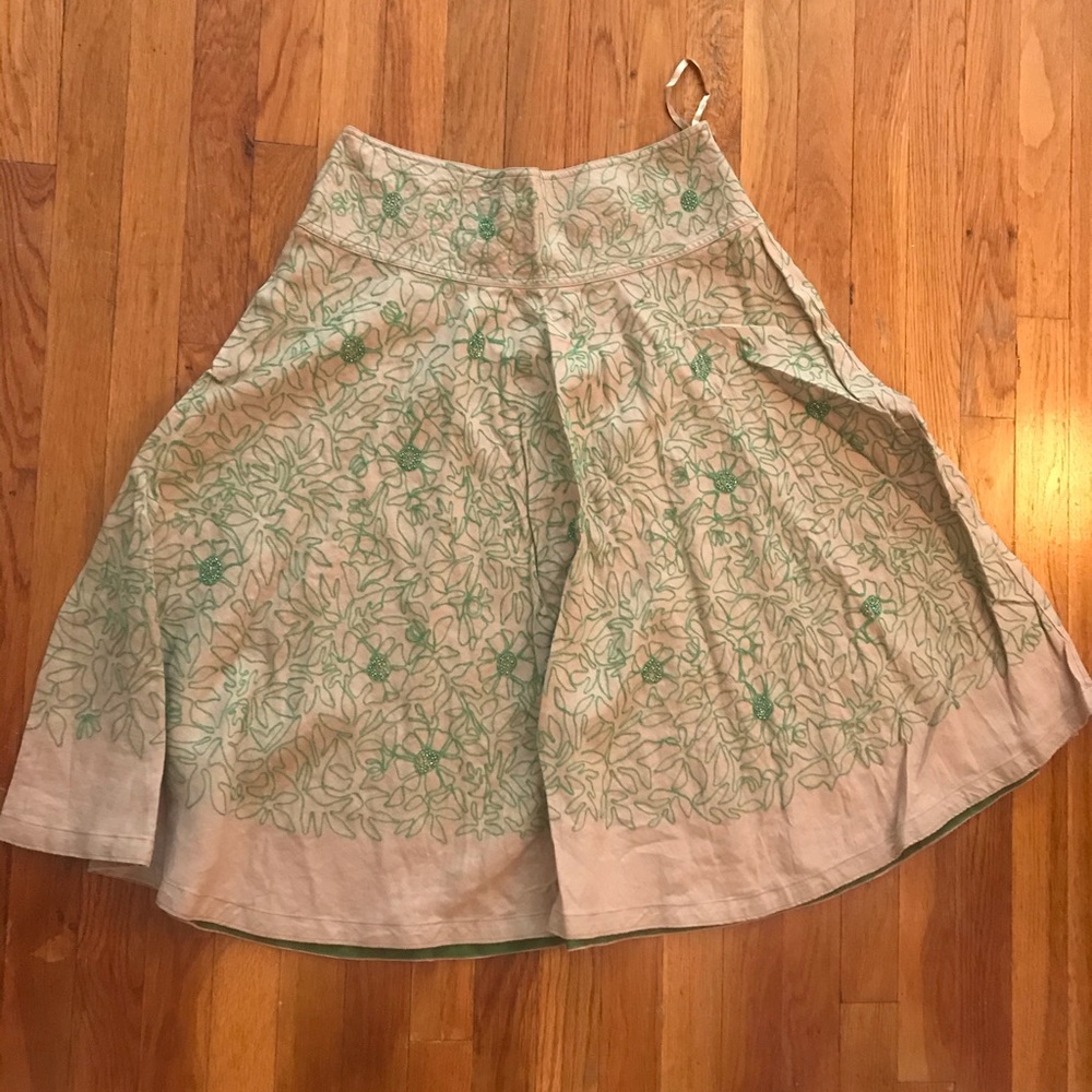 DKNY beaded embroidered linen skirt. SZ 4